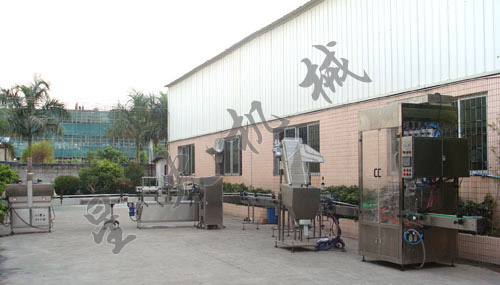與安琪酵母股份有限公司牽手合作，設(shè)計(jì)制造自動(dòng)膏體灌裝生產(chǎn)線